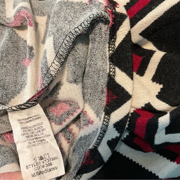 Pink Blush Maternity Aztec Style Short Sleeve Shirt Sz Med - Picture 2 of 7